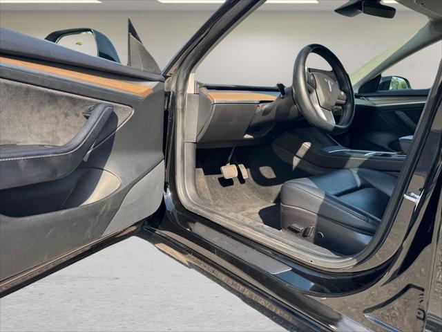 2021 Tesla Model 3 Standard Range Plus Rear-Wheel Drive