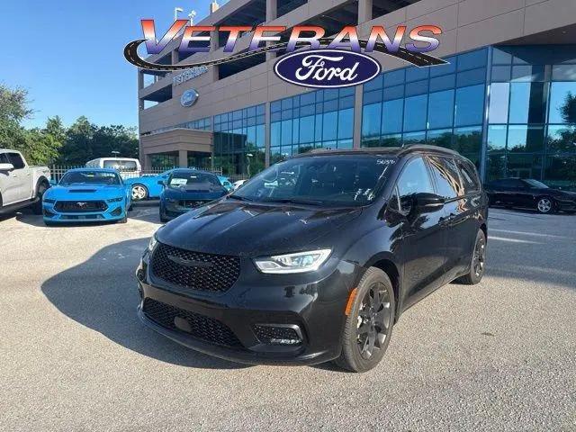 2025 Chrysler Pacifica Limited for sale in Tampa, FL