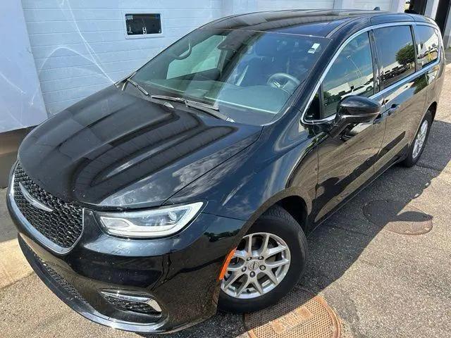 2025 Chrysler Pacifica Select for sale in Kent, OH