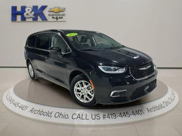 2024 Chrysler Pacifica Touring L for sale in Archbold, OH