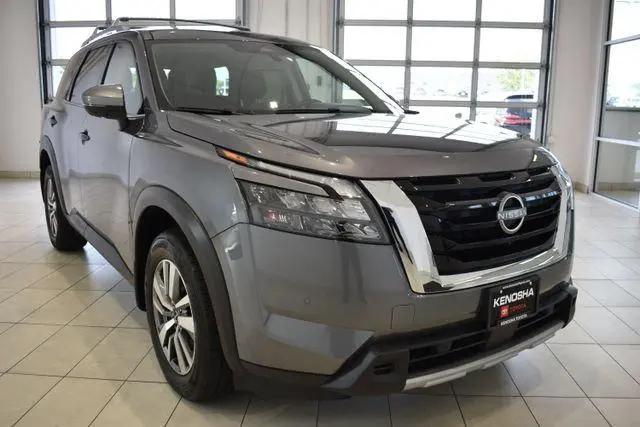 2025 Nissan Pathfinder SL 4WD for sale in Kenosha, WI