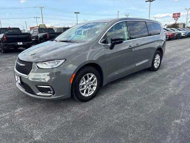 2024 Chrysler Pacifica Touring L for sale in Davenport, IA