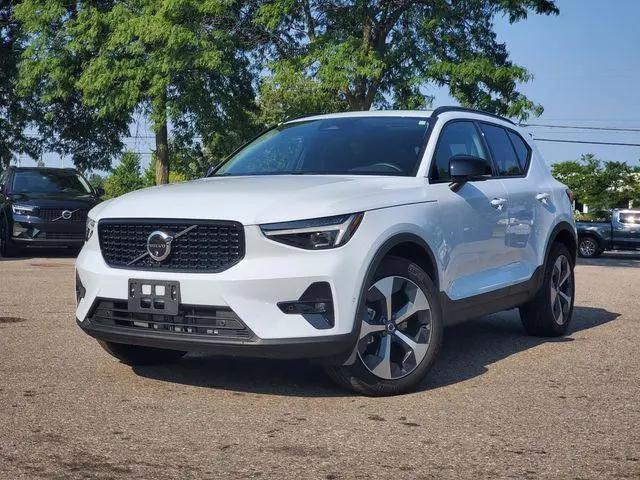 2026 Volvo XC40 Plus, B5 AWD Gas (mild hybrid), Dark for sale in Farmington Hills, MI