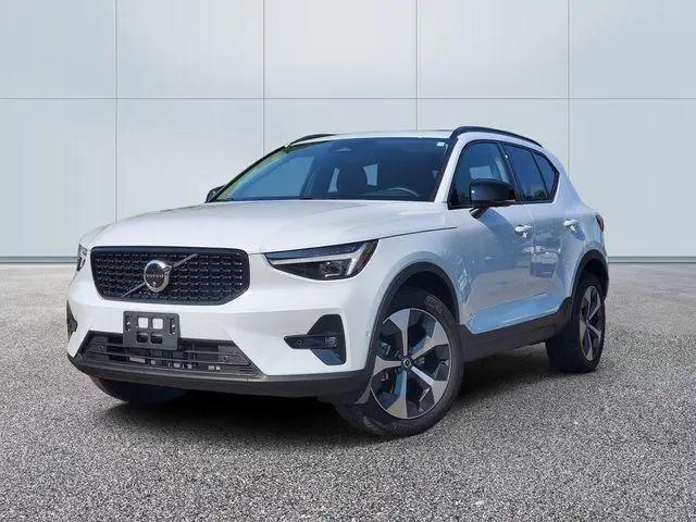 2026 Volvo XC40 Plus, B5 AWD Gas (mild hybrid), Dark for sale in Farmington Hills, MI