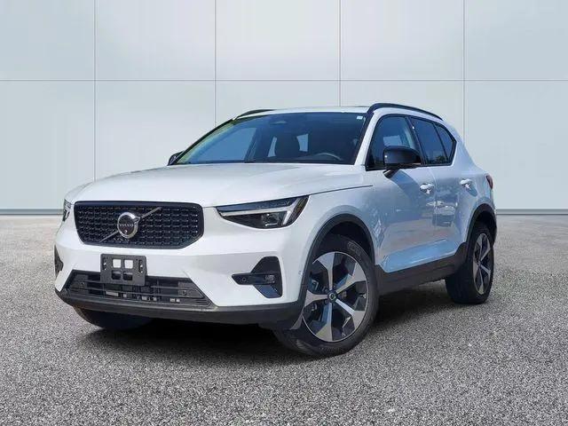 2026 Volvo XC40 Plus, B5 AWD Gas (mild hybrid), Dark for sale in Farmington Hills, MI