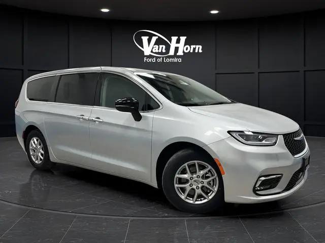 2024 Chrysler Pacifica Touring L for sale in Lomira, WI