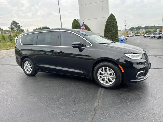 2023 Chrysler Pacifica Touring L for sale in Joplin, MO
