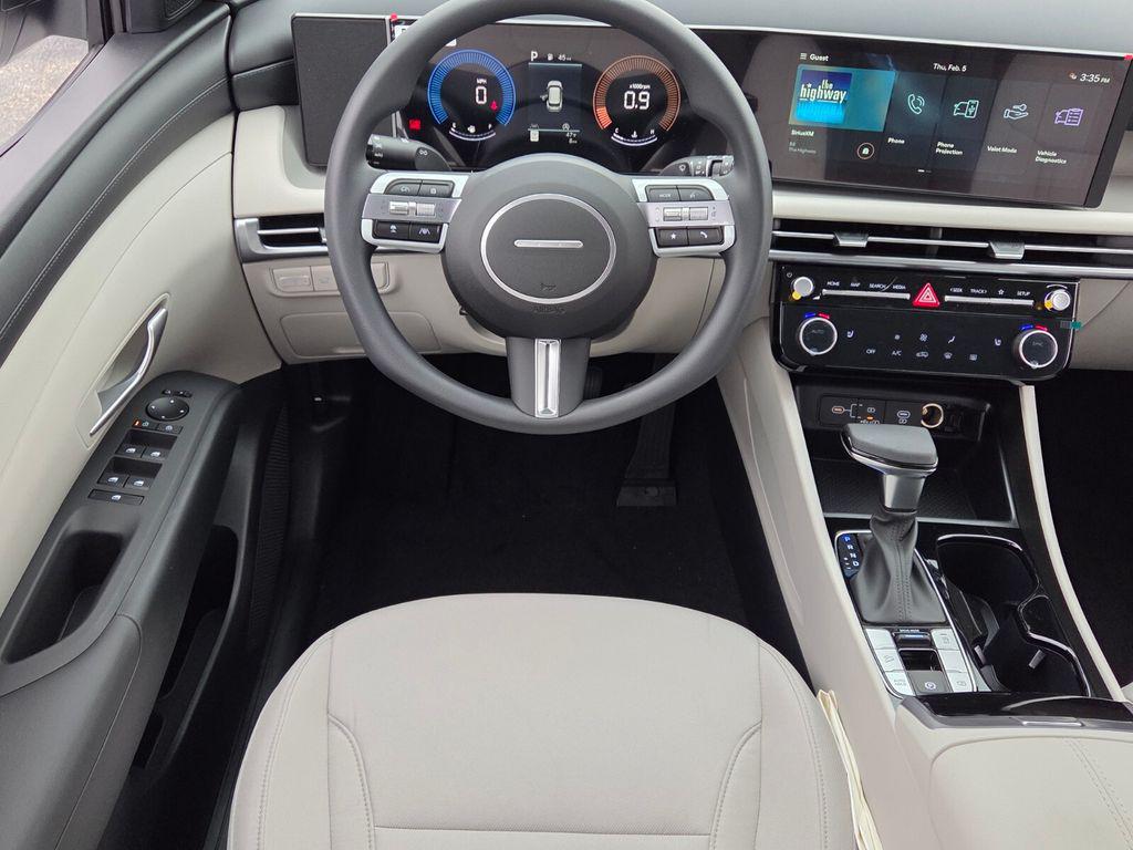 New 2026 White Hyundai SEL FWD image 7