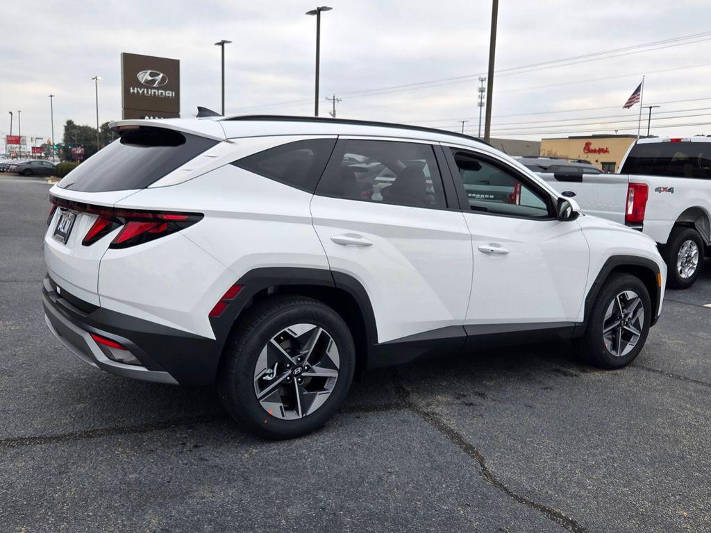 New 2026 White Hyundai SEL FWD image 12