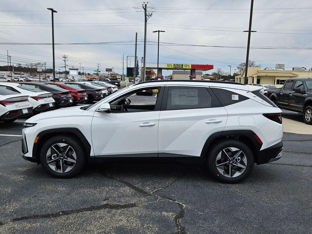New 2026 White Hyundai SEL Premium FWD image 4
