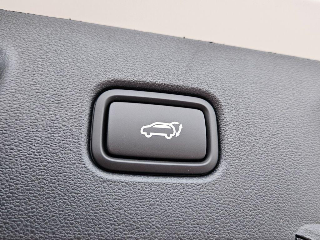 New 2026 White Hyundai SEL Premium FWD image 13