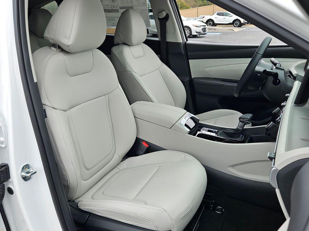 New 2026 White Hyundai SEL Premium FWD image 17