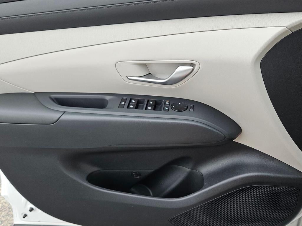 New 2026 White Hyundai SEL Premium FWD image 29