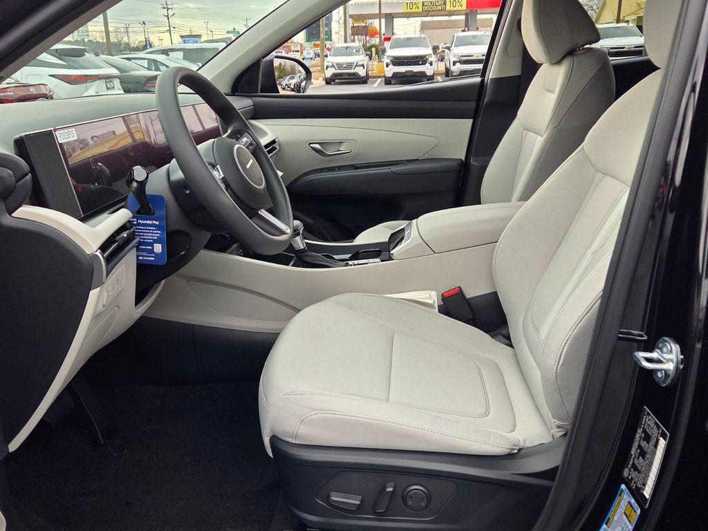 New 2026 Black HYUNDAI SEL FWD image 5