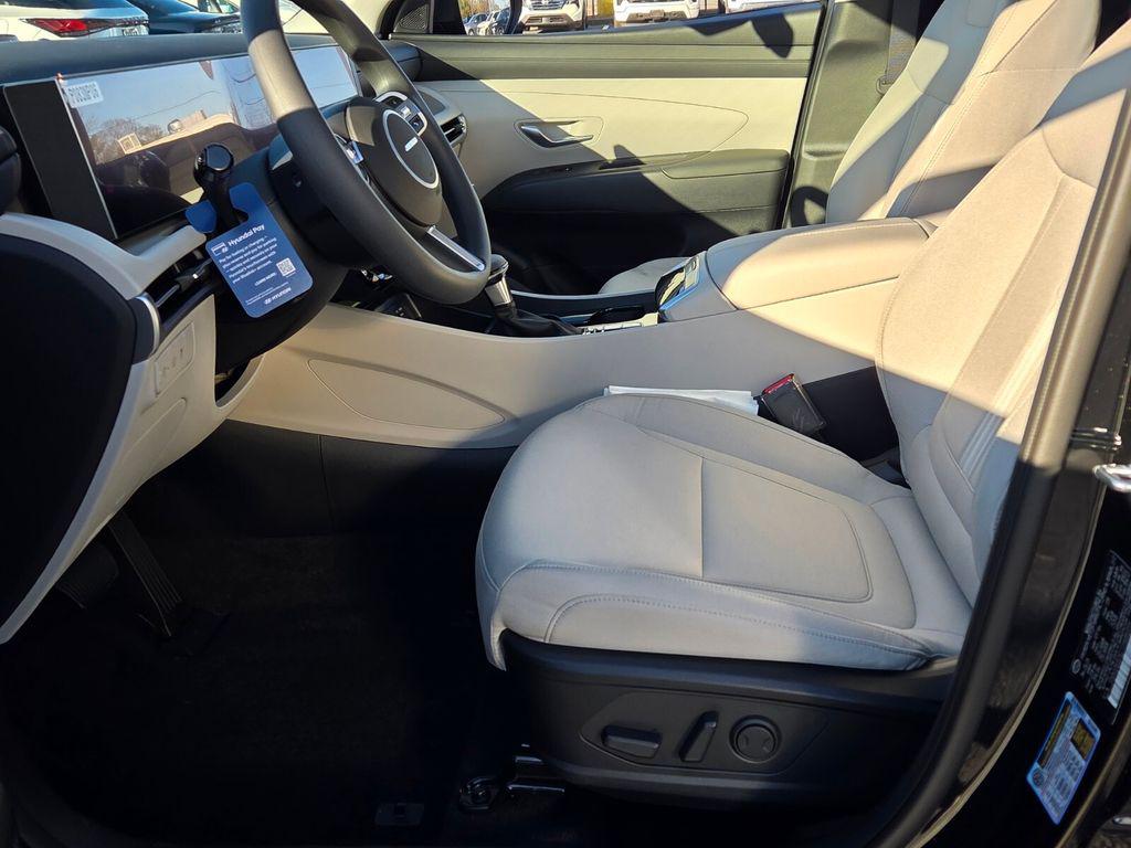 New 2026 Black HYUNDAI SEL FWD image 5