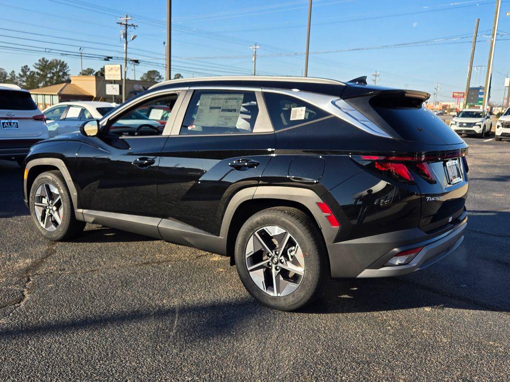 New 2026 Black HYUNDAI SEL FWD image 9