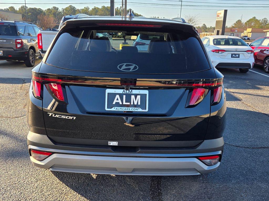 New 2026 Black HYUNDAI SEL FWD image 10