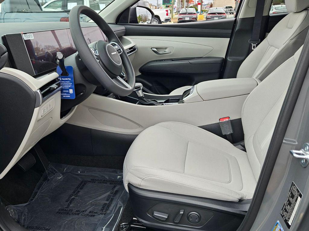 New 2026 Gray HYUNDAI SEL FWD image 5