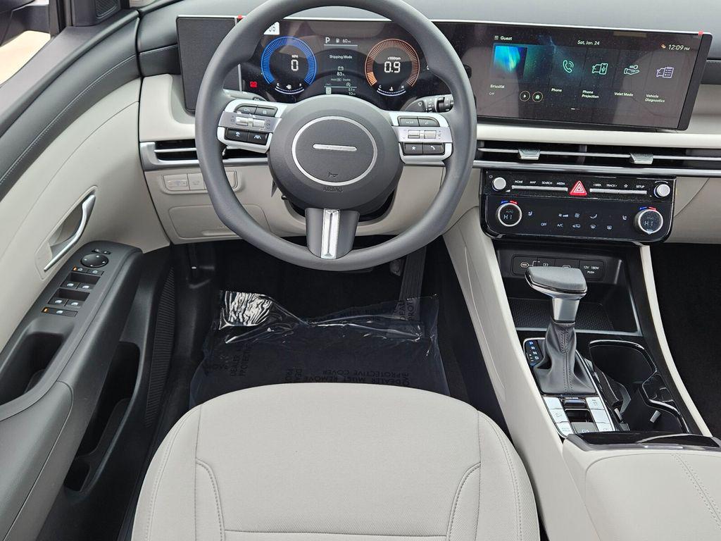 New 2026 Gray HYUNDAI SEL FWD image 7