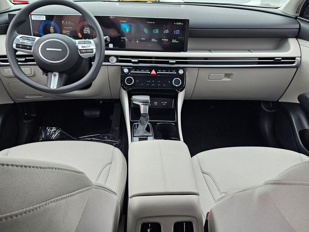 New 2026 Gray HYUNDAI SEL FWD image 8