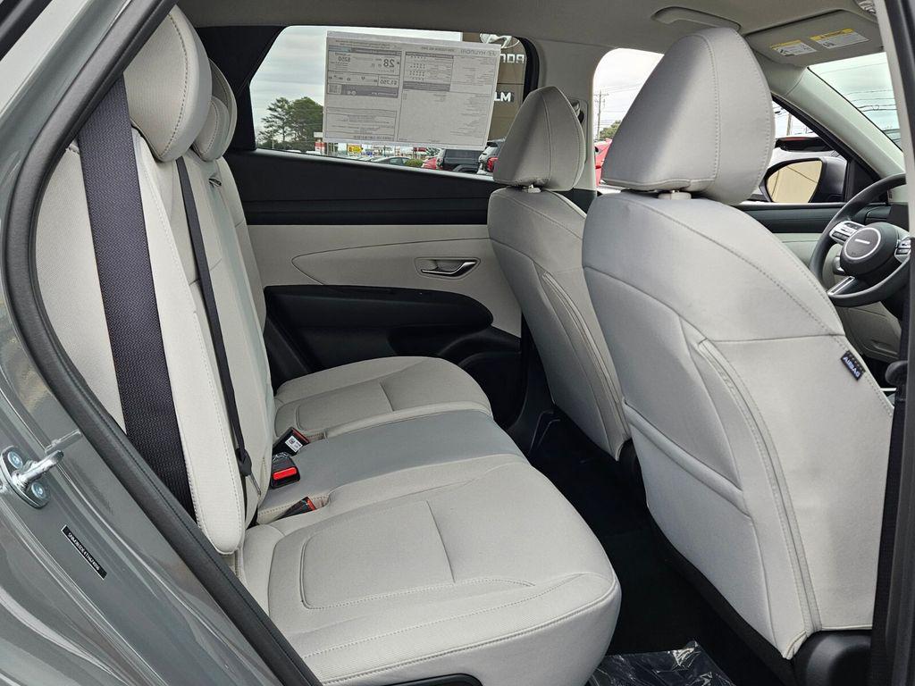 New 2026 Gray HYUNDAI SEL FWD image 16