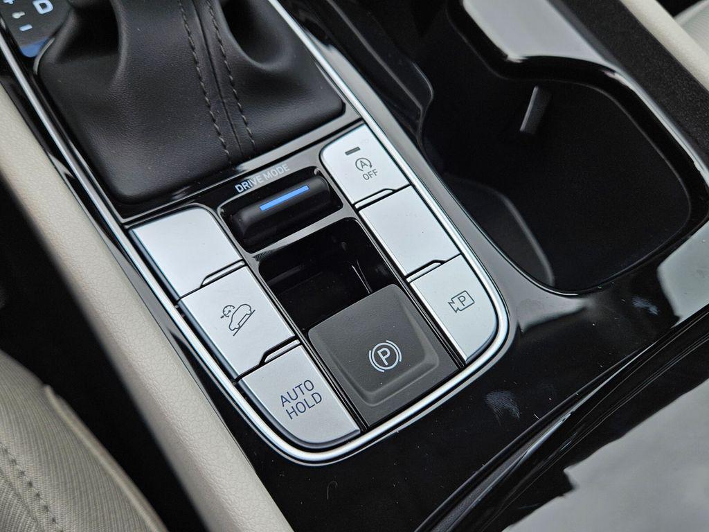 New 2026 Gray HYUNDAI SEL FWD image 23