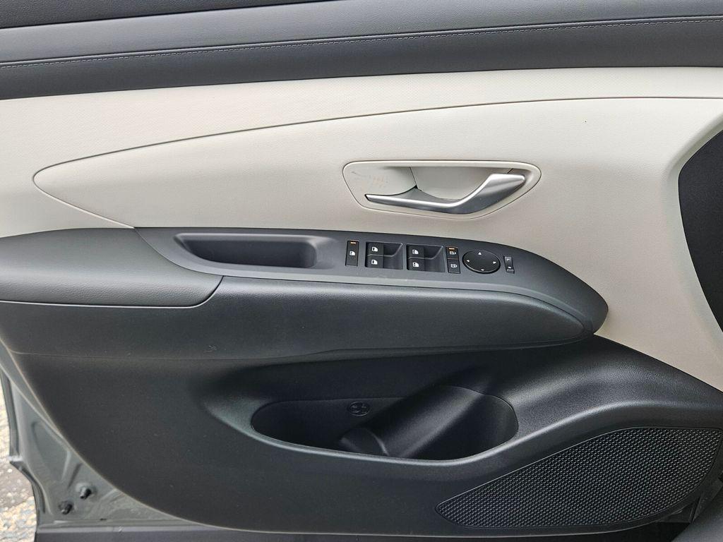 New 2026 Gray HYUNDAI SEL FWD image 28
