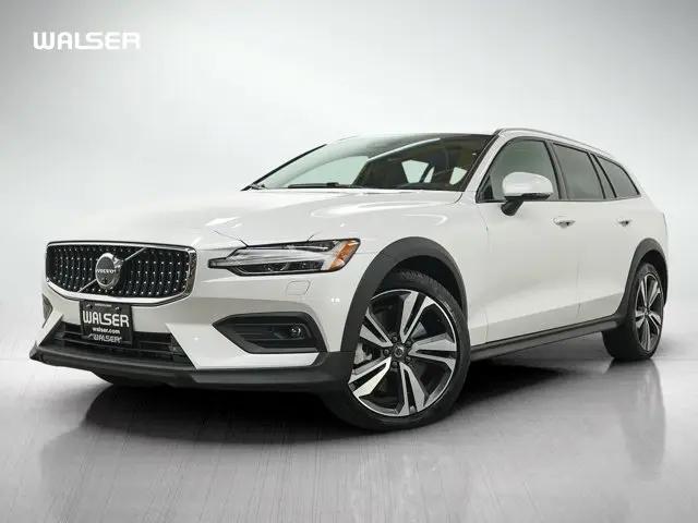 2025 Volvo V60 Cross Country Plus, B5 AWD Gas (mild hybrid) for sale in Burnsville, MN