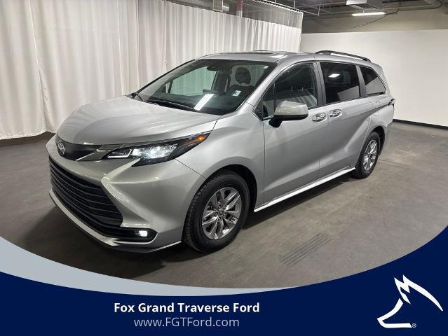 2025 Toyota Sienna XLE 8 Passenger for sale in Traverse City, MI