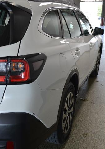 2021 Subaru Outback Base