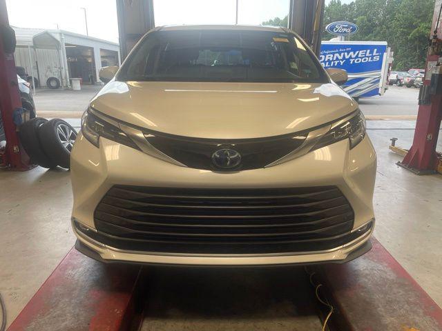 2021 Toyota Sienna Limited for sale in Woodstock, GA
