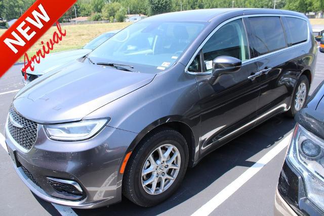 2023 Chrysler Pacifica Touring L for sale in Saint James, MO