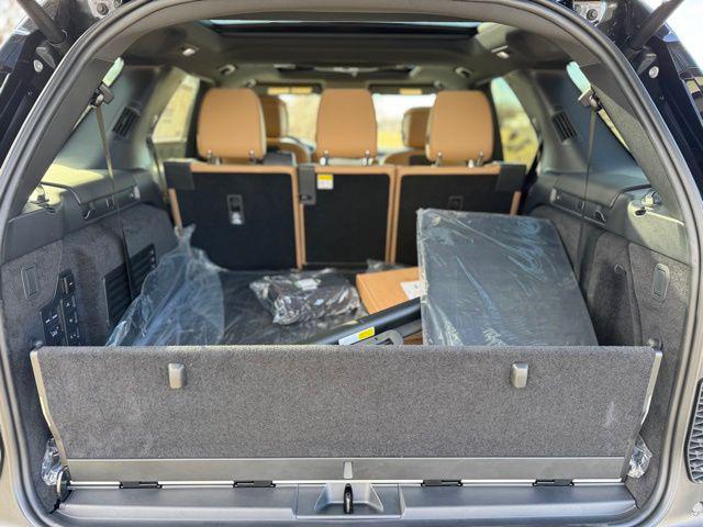 2025 Land Rover Discovery P360 Dynamic SE
