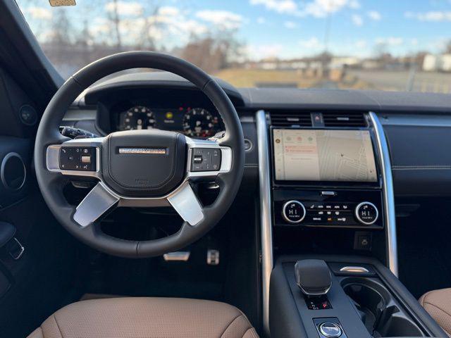2025 Land Rover Discovery P360 Dynamic SE