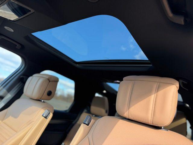 2025 Land Rover Discovery P360 Dynamic SE