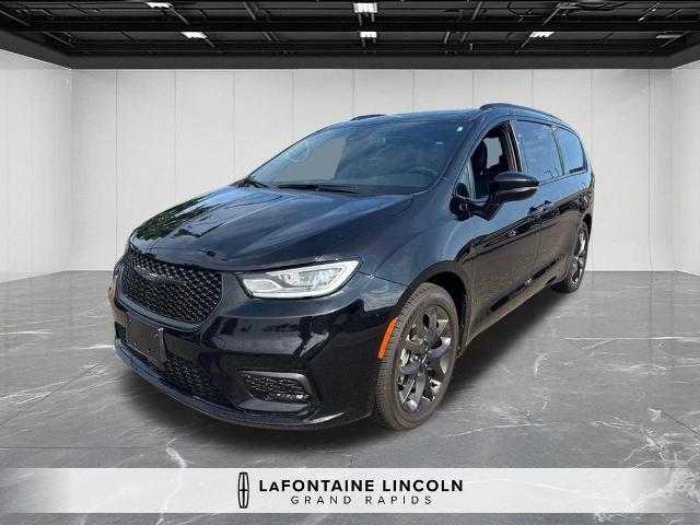 2025 Chrysler Pacifica Limited for sale in Grand Rapids, MI