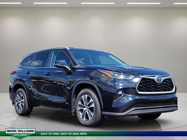 2023 Toyota Highlander Hybrid XLE for sale near Cincinnati, OH