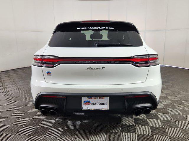 2023 Porsche Macan Base