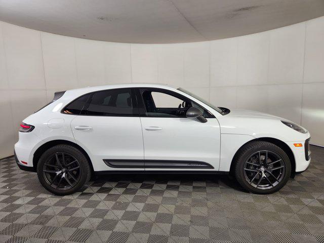 2023 Porsche Macan Base