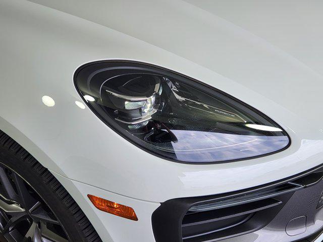 2023 Porsche Macan Base