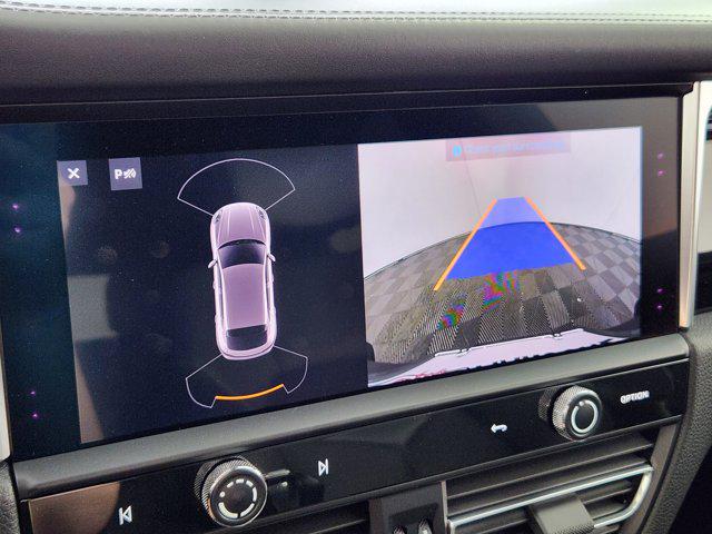 2023 Porsche Macan Base