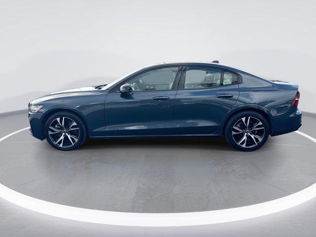 2024 Volvo S60 B5 Core Dark Theme