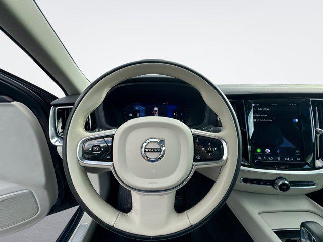2024 Volvo S60 B5 Core Dark Theme