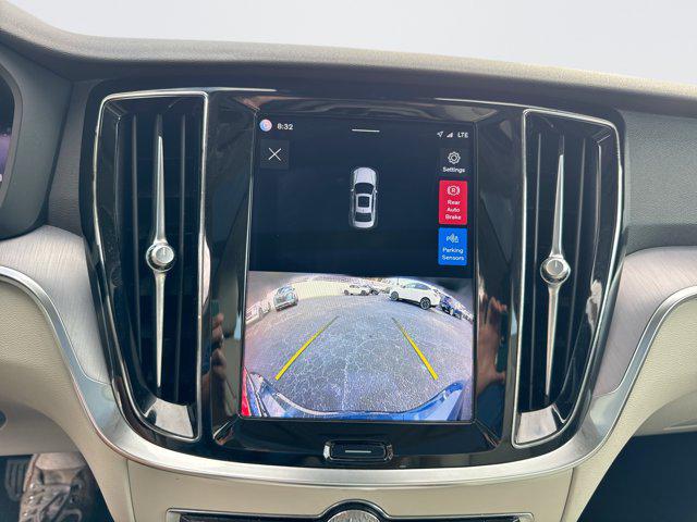 2024 Volvo S60 B5 Core Dark Theme