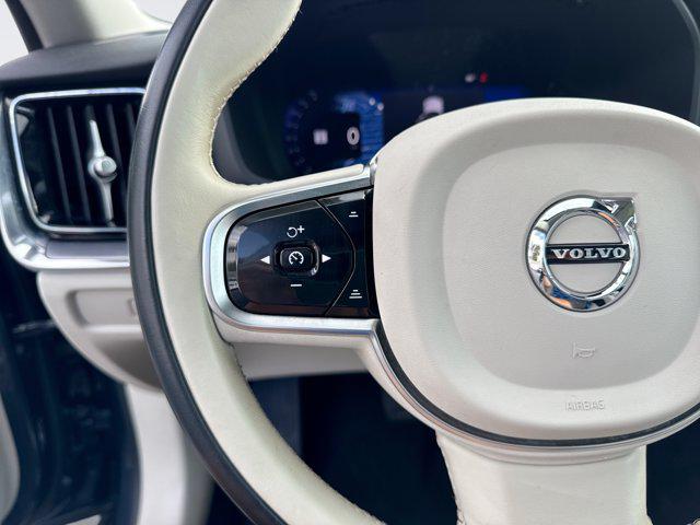 2024 Volvo S60 B5 Core Dark Theme
