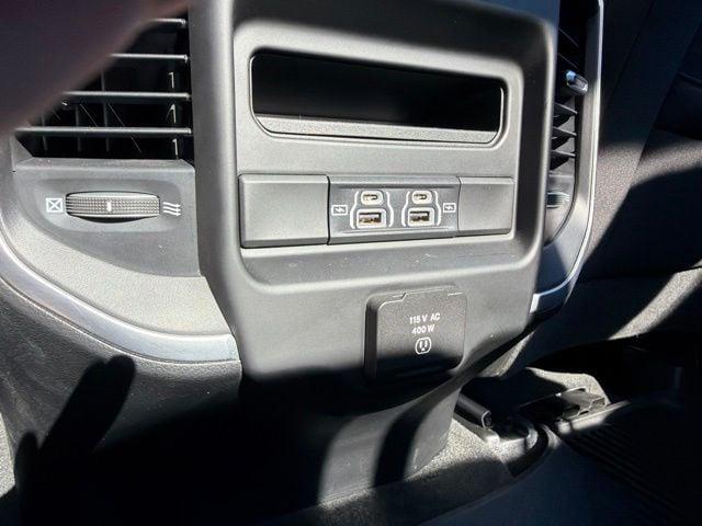 2021 Ram 1500 Big Horn Crew Cab 4x4 5'7" Box