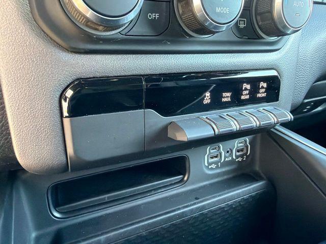 2021 Ram 1500 Big Horn Crew Cab 4x4 5'7" Box