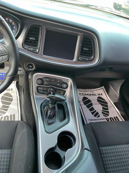 2021 Dodge Challenger SXT