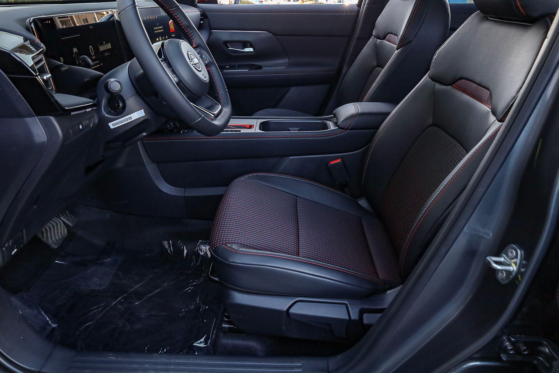 2026 Nissan KICKS SR - Photo 9