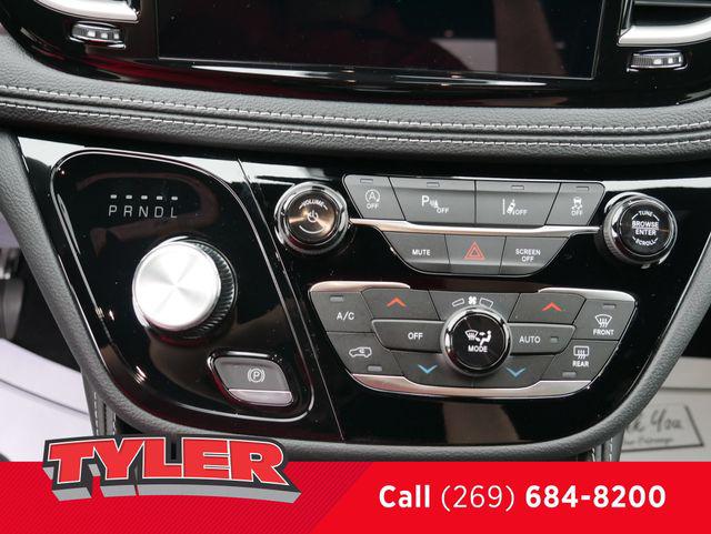 2027 Chrysler Pacifica Limited